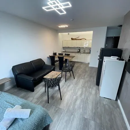 Apartament Osiedle Polanki Klonowa 17b *